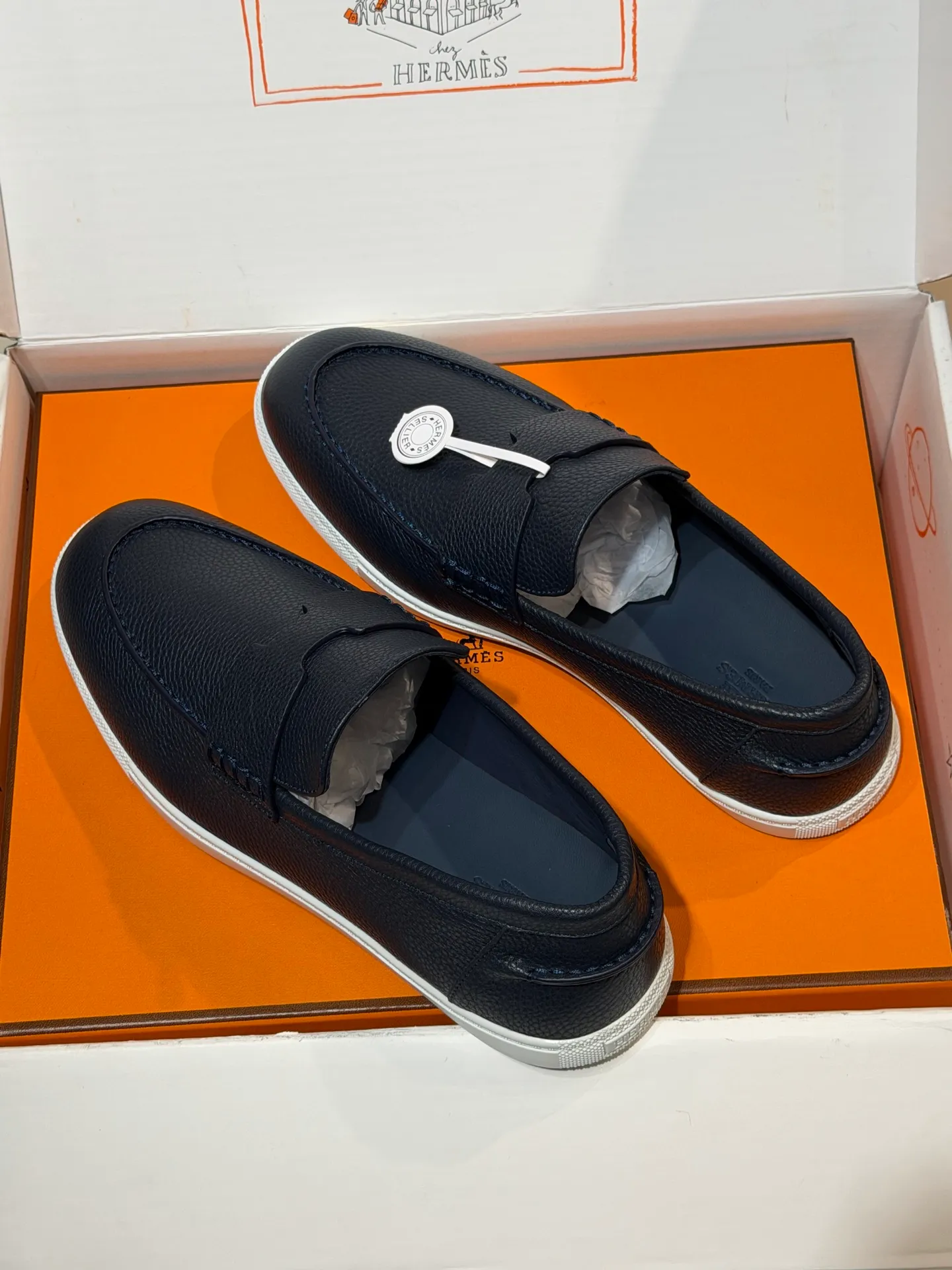 【HERMES】Top P:800💰-Size: 39-44 (38.45. Customized) H Home Freesstyle Men's Loafers Calfskin and Epsom Heritage calfskin high-top sports shoes, the soles are decorated with saddle stud buckle patterns, creating a modern urban style. Imported cowhide + cowhide lining + customized TPU outsole.